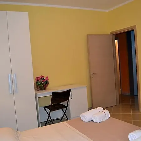 Nocleg ze śniadaniem 100 Metri Dal Mare 3*