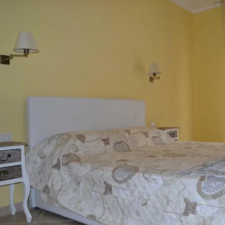 100 Metri Dal Mare Alojamento de Acomodação e Pequeno-almoço 3*