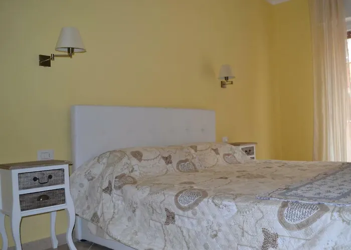 100 Metri Dal Mare Bed & Breakfast 3*
